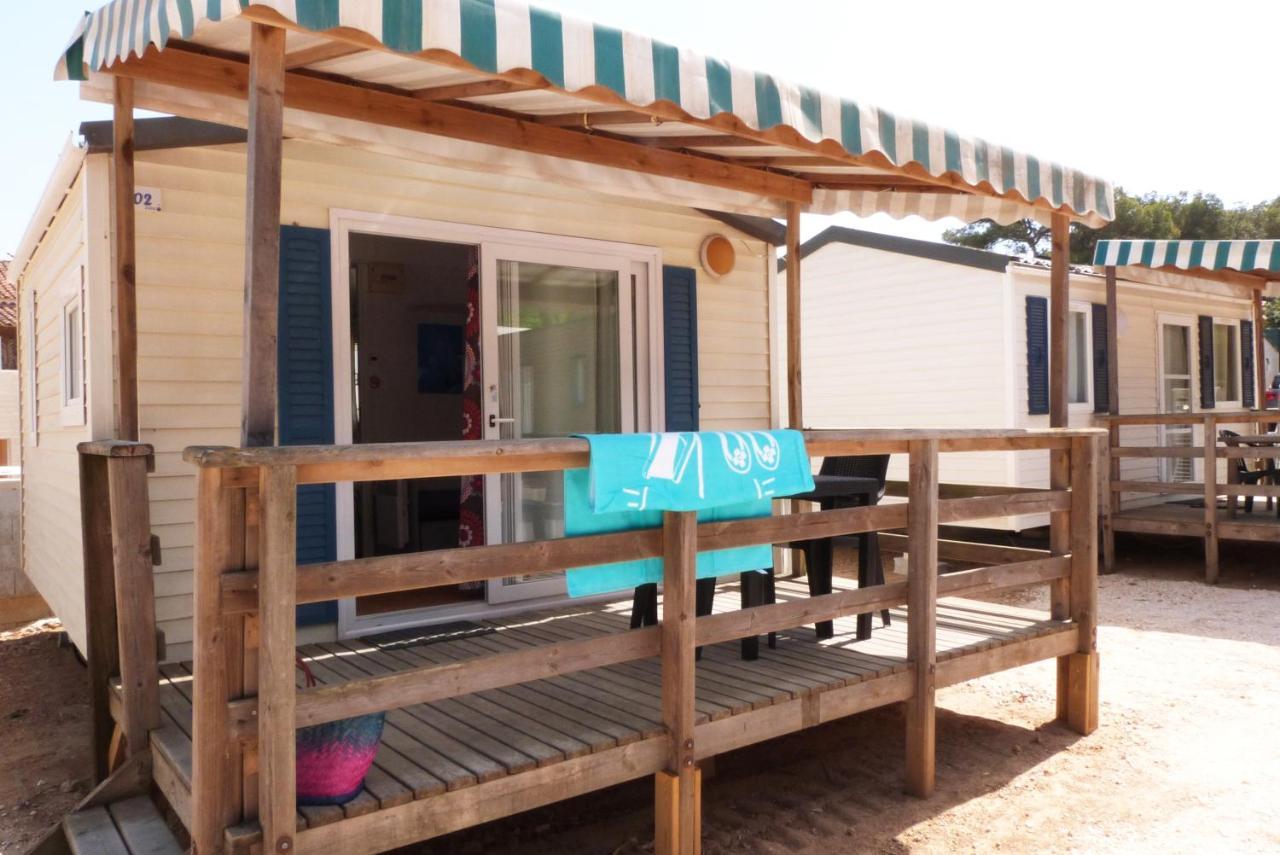 Camping La Bergerie Plage Йер Номер фото